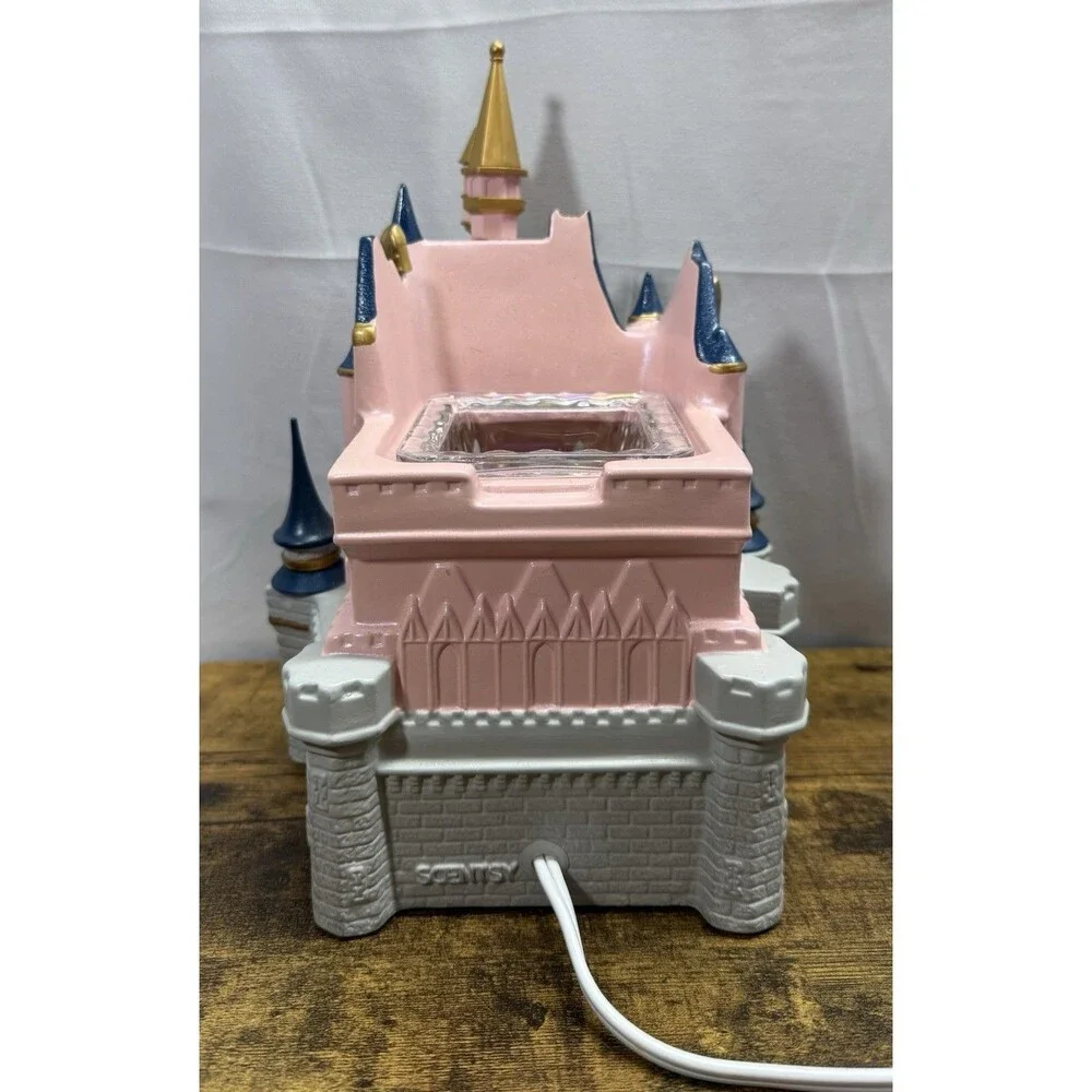 Scentsy Walt Disney World 50th Anniversary Cinderella's Castle Warmer